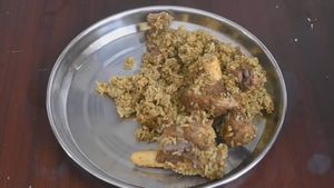 1/2 கிலோ மட்டன் வெச்சு.. இப்படி ஒருவாட்டி மசாலா அரைச்சு பிரியாணி செய்யுங்க.. டேஸ்ட் தாறுமாறா இருக்கும்..