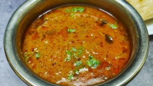 பச்சை சால்னா ரெசிபி - இந்த மாதிரி சால்னா வைச்சு பாருங்க - சப்பாத்தி, தோசைக்கு அட்டகாசமா இருக்கும்