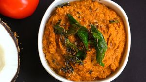 கர்நாடகா சுரைக்காய் சட்னி ரெசிபி - இந்த மாதிரி சட்னி அரைச்சு பாருங்க - இட்லி, தோசைக்கு செமையா இருக்கும் 