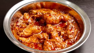 மழை நேரத்துல 1/2 கிலோ சிக்கனை வாங்கி இப்படி கிரேவி செய்யுங்க.. சப்பாத்திக்கு சும்மா தாறுமாறா இருக்கும்..