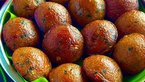 கிருஷ்ண ஜெயந்தி ஸ்பெஷல் பாரம்பரிய நெய் அப்பம் - எப்படி செய்றதுன்னு பாத்து ட்ரை பண்ணுங்க..