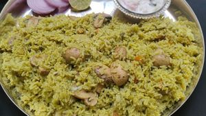 கர்நாடகா ஸ்டைல் மஷ்ரூம் பிரியாணி ரெசிபி - இந்த மாதிரி பிரியாணி செஞ்சு பாருங்க - கமகமனு சூப்பரா இருக்கும் 