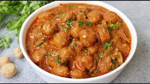 மீல் மேக்கர் சால்னா ரெசிபி - இந்த மாதிரி சால்னா செஞ்சு பாருங்க - சப்பாத்தி, பூரி அட்டகாசமா இருக்கும் 