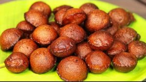 கிருஷ்ண ஜெயந்தி ஸ்பெஷல் உன்னியப்பம் ரெசிபி - ட்ரை பண்ணி பாருங்க - நெய் மணக்க சூப்பரா இருக்கும் 