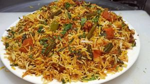 முகலாய ஸ்டைல் வெஜ் பிரியாணி ரெசிபி - ட்ரை பண்ணி பாருங்க - அசைவ பிரியாணியை விட சூப்பரா இருக்கும் 