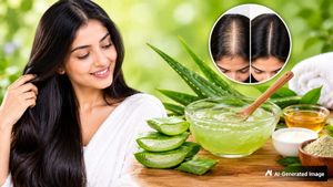 உங்க தலைமுடி எலிவால் மாதிரி மாறுதா? அப்ப அடிக்கடி இந்த கற்றாழை ஹேர் மாஸ்க்கை போடுங்க..