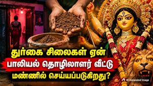 கொல்கத்தாவில் துர்கா தேவி சிலைகள் செய்ய ஏன் பாலியல் தொழிலாளர்களின் வீட்டு மண் பயன்படுத்தப்படுகிறது தெரியுமா?