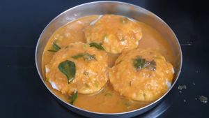 2 தக்காளியும், 2 ஸ்பூன் பொட்டுக்கடலையும் இருந்தா.. இப்படி குருமா செய்யுங்க.. இட்லி, தோசைக்கு அள்ளும்..
