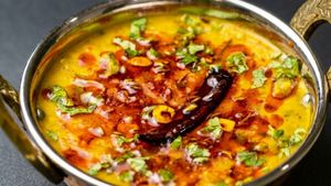 రోజూ తినే పప్పు బోర్ కొట్టిందా? అయితే ఈ ధాబా స్టైల్ దాల్ తడ్కా ట్రై చేయండి..గిన్నెలు గిన్నెలు లేపేస్తారు!