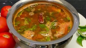 ఈ స్టైల్ లో టమాటా రసం పెడితే.. ఒక్క మెతుకు కూడా వదలకుండా లాగించేస్తారు!