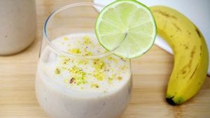 ఇంట్లోనే రెస్టారెంట్ స్టైల్ బనానా లస్సీ.. ఇలా చేస్తే టేస్ట్ అదిరిపోద్ది!