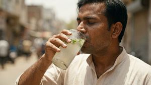 ఎండలు మండిపోతున్నాయా? వడదెబ్బ నుంచి తప్పించుకోవడానికి ఈ చిట్కాలు ట్రై చేయండి