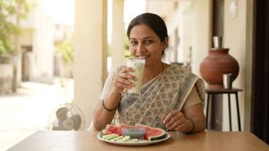 ఎండల తీవ్రతతో నీరసిస్తున్నారా? ఈ దేశీ పానీయాలతో చల్లబడండి!