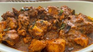 ఇంట్లోనే ఫైవ్ స్టార్ హోటల్ రుచి.. ఘుమఘుమలాడే కొబ్బరి కొత్తిమీర చికెన్ రోస్ట్