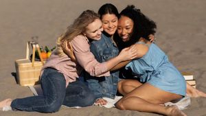 స్వార్థం లేని స్నేహం, ప్రేమ కావాలా? చాణక్యుడు చెప్పిన ఈ 4 సూత్రాలు పాటించండి!