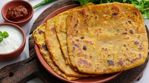 రాత్రి పప్పు మిగిలిపోయిందా? అయితే ఉదయం ఇలా కమ్మని పరాఠా చేసుకోండి!