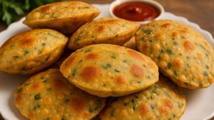 బంగాళదుంప కూరలోకి అదిరిపోయే పెసరపప్పు మసాలా పూరీ..ఎలా చేసుకోవాలంటే..