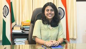 బ్యాంక్ బెంచ్ స్టూడెంట్,4 సార్లు ఫెయిల్ అయినా కూడా.. ఈ మేడం ఎందరికో ఆదర్శం!