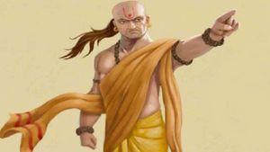 ఈ 4 వ్యక్తులకు మీ ఇంటి గుట్టు అస్సలు చెప్పకండి!