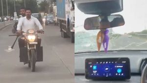 విహార యాత్రలో భయానక అనుభవం.. ఏకంగా 20 కి.మీ బైక్‌పై వెంబడించి రాడ్లతో దాడి.. వైరల్‌ వీడియో.!