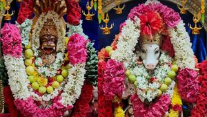 ఆ ఆలయంలో మట్టితో పూజించి పొలంలో చల్లుకుంటే.. బంగారు పంటలు పండాల్సిందే.!