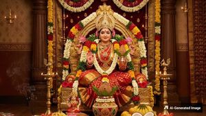 వరలక్ష్మీ వ్రతం 2026: మీ ప్రియమైన వారికి శుభాకాంక్షలు తెలియజేయడానికి బెస్ట్ మెసేజెస్, వాట్సాప్ స్టేటస్‌ లు..