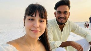 Viral Video: ఒక్క షాట్ కి ఎంత?..విదేశీ మహిళా టూరిస్ట్ ని వేధించిన కుర్రాళ్లు..వీడియో చూడండి