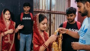 డ్రమ్ లో శవమవడం కంటే ఇదే బెస్ట్.. భార్యకు ఆమె ప్రియుడితో పెళ్లి జరిపించిన భర్త.. నెటిజన్ల ప్రశంసలు