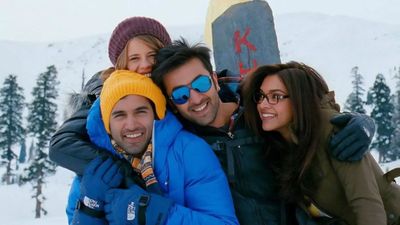 Friendship Day Funny Wishes : दोस्‍तों संग शेयर करे ये मजेदार फनी शायर‍ियां, याद आ जाएंगे बीते द‍िन  