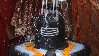 Sawan Jal Date 2025: सावन में कब चढ़ेगा भोलेनाथ को जल? जानें तारीख, मुहूर्त और पूजा विधि