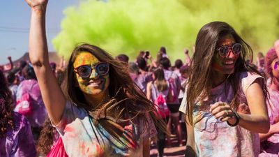 इन 5 भोजपुरी गानों के बिना अधूरी है Holi मस्ती, झूमने पर मजबूर कर देंगे पवन सिंह और खेसारी के ये सुपरहिट ट्रैक