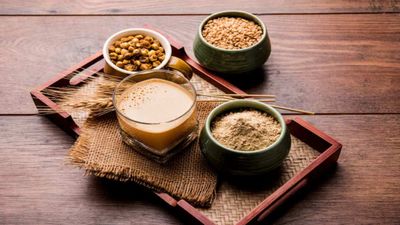 Benefits of Sattu: लू से लेकर कब्ज तक सत्तू है हर मर्ज का इलाज, जानें गर्मियों में इसे पीने के 5 जबरदस्त फायदे