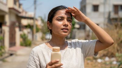 भीषण गर्मी में स्किन और बालों को बचाएं, अपनाएं ये जादुई टिप्स