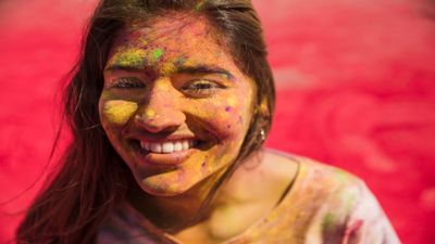 Holi 2026: Dermatologist-Approved Skincare Routine Before and After Playing with Colours