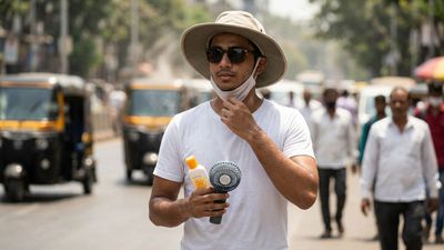 ಎಸ್ಪಿಎಫ್ ಸ್ಟಿಕ್: ಬಿಸಿಲ ಬೇಗೆಯಿಂದ ಪಾರಾಗಲು ಈ ಟಿಪ್ಸ್ ಮಿಸ್ ಮಾಡ್ಬೇಡಿ