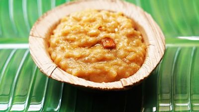 ஆடி பூரம் ஸ்பெஷல் அக்காரவடிசல் - சிம்பிளா குக்கரில் எப்படி செய்யணும் தெரியுமா? 