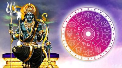 சனிபகவான் உருவாக்கும் திரிகேச யோகம் இந்த 3 ராசிக்காரர்களை வாழ்க்கையில் உச்சத்திற்கு கொண்டுபோக போகுதாம்...!