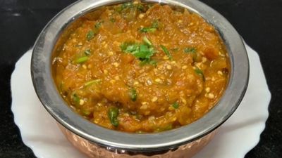 சுட்ட கத்திரிக்காய் சட்னி - எப்படி செய்றது-ன்னு பாத்து செஞ்சு பாருங்க.. வேற லெவல்-ல இருக்கும்..