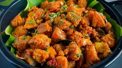 கல்யாண வீட்டு வாழைக்காய் வறுவல் ரெசிபி...வாழைக்காயை இந்த மாதிரி செய்யுங்க... மட்டன் சுக்கா மாதிரியே இருக்கும்!