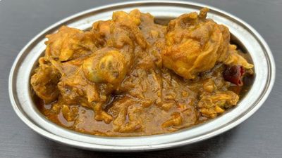 சிக்கன் வாங்குனா இந்த தேங்காய் கொத்தமல்லி சிக்கன் வறுவலை செய்யுங்க - சூப்பரா இருக்கும்