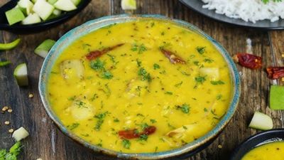 கிளி மூக்கு மாங்காய் இருந்தா, ஒருவாட்டி இப்படி தால் செய்யுங்க.. சாதத்துக்கு அல்டிமேட்டா இருக்கும்..