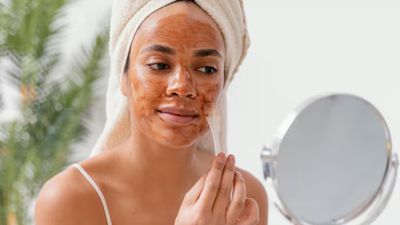 உங்க முகத்தில் எண்ணெய் அதிகமா வழியுதா? அப்ப இந்த 5 ஃபேஸ் பேக்கை அடிக்கடி போடுங்க!