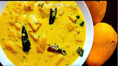 கேரளா ஸ்டைல் நாடன் மாம்பழ குழம்பு ரெசிபி - ஒருதடவை ட்ரை பண்ணுங்க, செமையா இருக்கும்