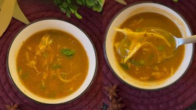 எடை இழப்புக்கு உதவும் வெஜிடேபிள் சிக்கன் சூப் - எப்படி செய்றதுன்னு பாத்து செஞ்சு பாருங்க..