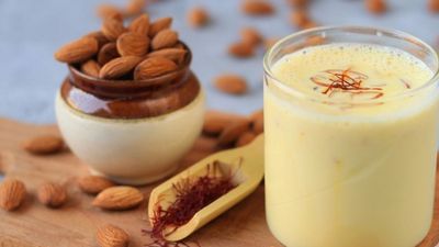 కల్తీ లేని స్వచ్ఛమైన బాదం పాలు.. ఇంట్లోనే ఈజీగా ఇలా తయారు చేసుకోండి!
