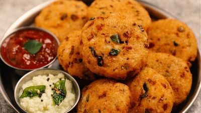 పప్పు నానబెట్టే పనే లేదు..మిగిలిపోయిన బ్రెడ్ తో 15 నిమిషాల్లో కరకరలాడే వడలు..ఎలా చేసుకోవాలంటే..