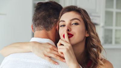 భర్తలకు తెలియకుండా..సీక్రెట్ డేటింగ్ యాప్‌ లోకి క్యూ కడుతున్న మహిళలు..హైదరాబాద్ లోనే..