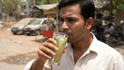 ఎండల తీవ్రతతో సతమతమవుతున్నారా? ఈ చిట్కాలతో శరీరాన్ని చల్లబరుచుకోండి!