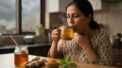 దగ్గు, గొంతు నొప్పితో సతమతమవుతున్నారా? ఈ చిట్కాలతో వెంటనే ఉపశమనం పొందండి