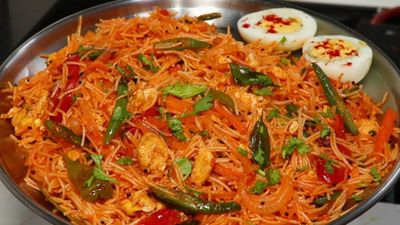 రొటీన్ ఇడ్లీ, దోశలు బోర్ కొట్టాయా? అయితే ఈ కమ్మటి వెజిటబుల్ ఎగ్ సేమియా ట్రై చేయండి!